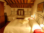 Farmhouse in Tuscany with swimming pool. Agriturismo in Valtiberina