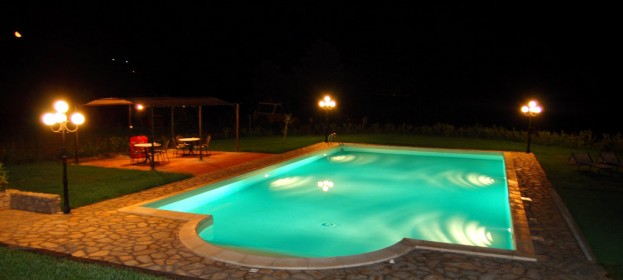 Activities in our tuscan farm: farmhouse with playground for children, picnic area, swimming pool among tuscan hills