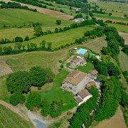 agriturismo-in-toscana-con-piscina-appartamenti-vacanze