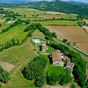 agriturismo-in-valtiberina-ad-anghiari-tra-le-verdi-colline-toscane