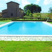 agriturismo-in-valtiberina-toscana-con-piscina