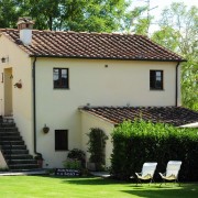 agriturismo-toscano-con-appartamenti-vacanze-arezzo