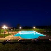 piscina-notte-2